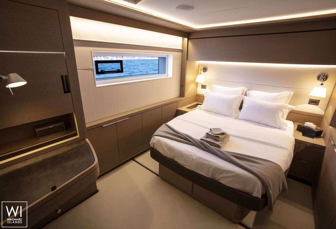 Babac  Lagoon Catamaran Lagoon 77 Interior 7