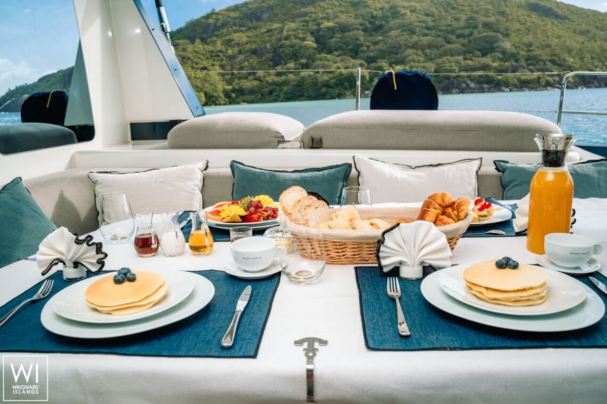 MANE ET NOCTE  Lagoon Catamaran Lagoon 77 Exterior 8