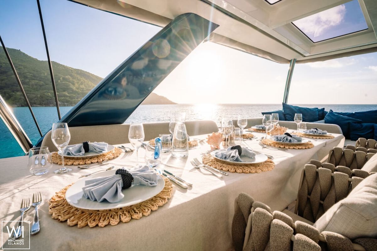 MANE ET NOCTE  Lagoon Catamaran Lagoon 77 Exterior 11