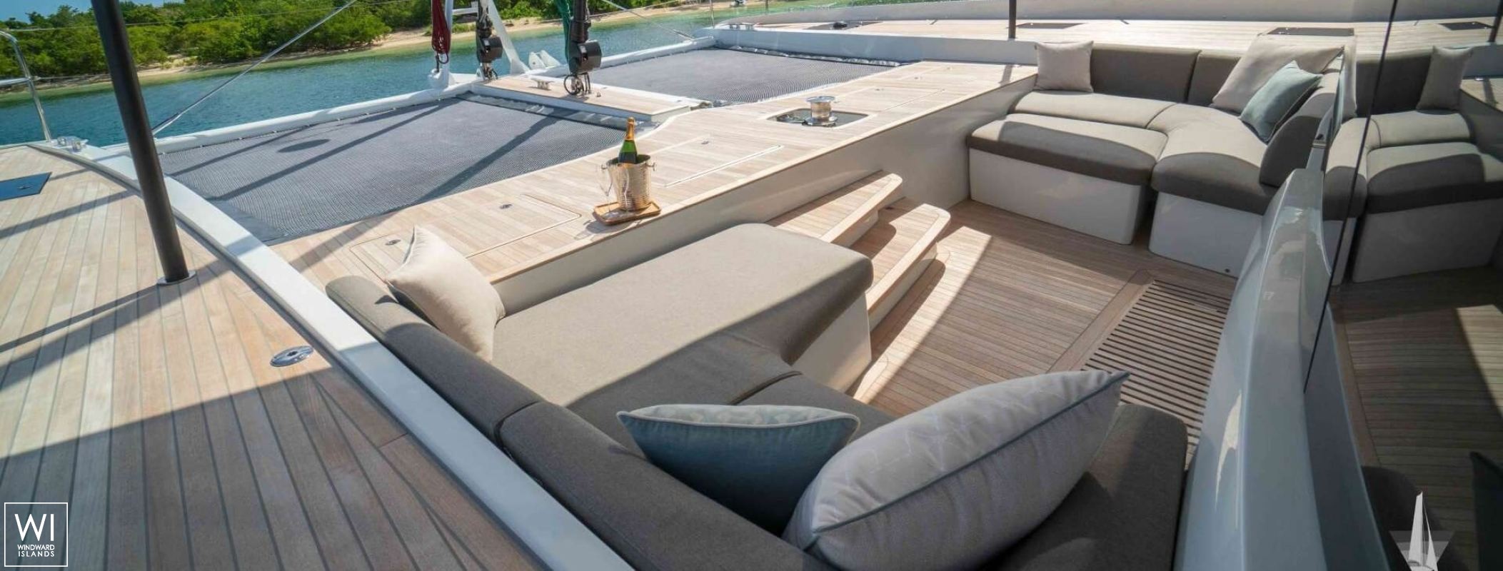 Joy  Lagoon Catamaran Lagoon 77 Exterior 5