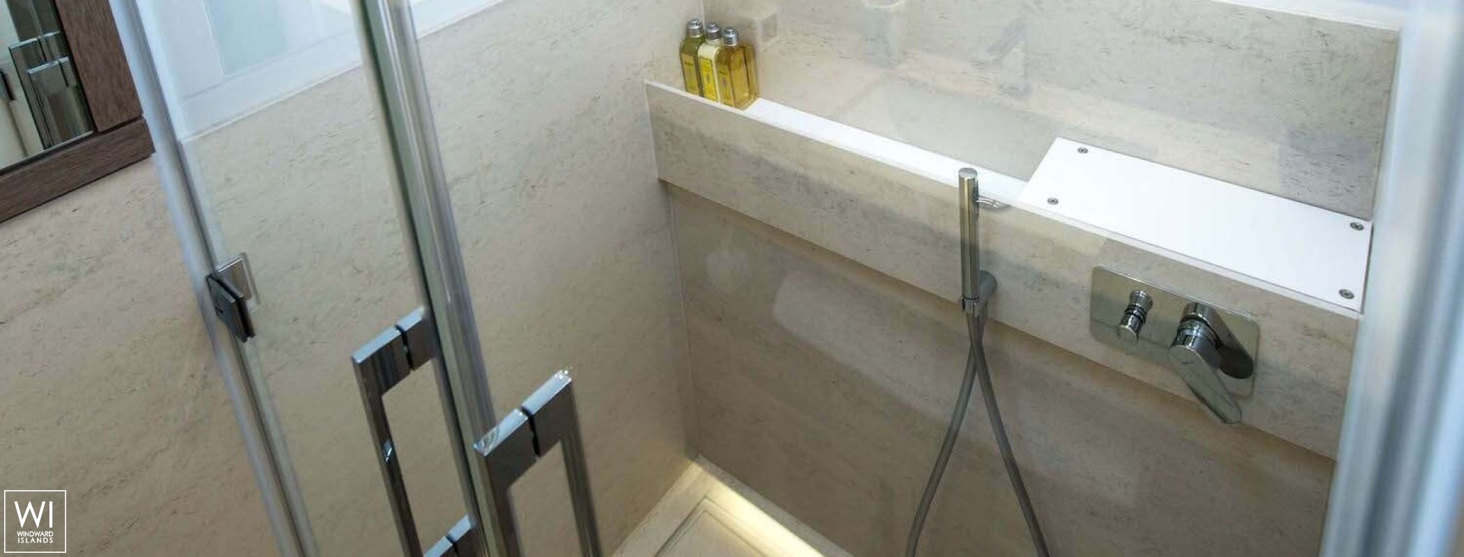 Joy  Lagoon Catamaran Lagoon 77 Interior 27