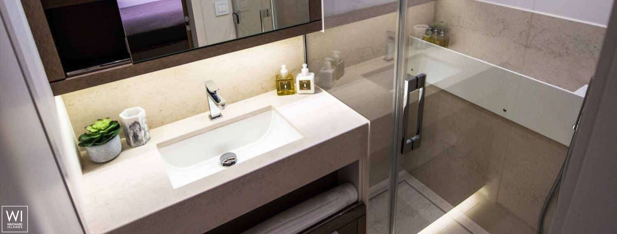 Joy  Lagoon Catamaran Lagoon 77 Interior 28