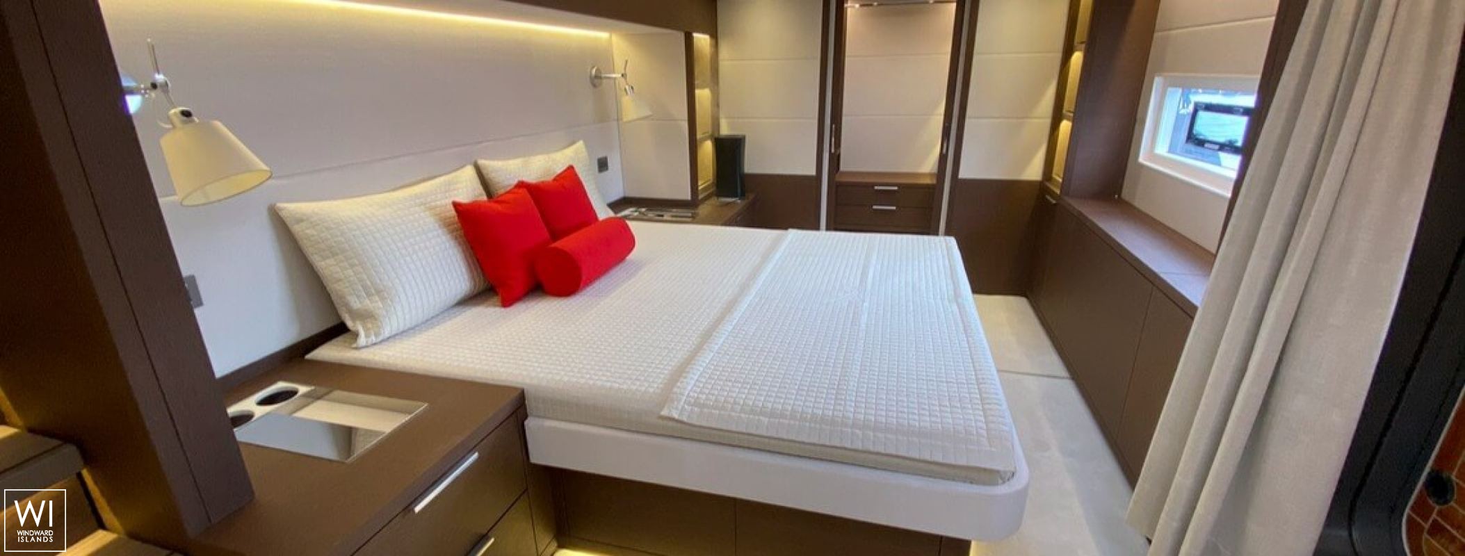 MARIAH PRINCESS III  Lagoon Catamaran Lagoon 77 Interior 1