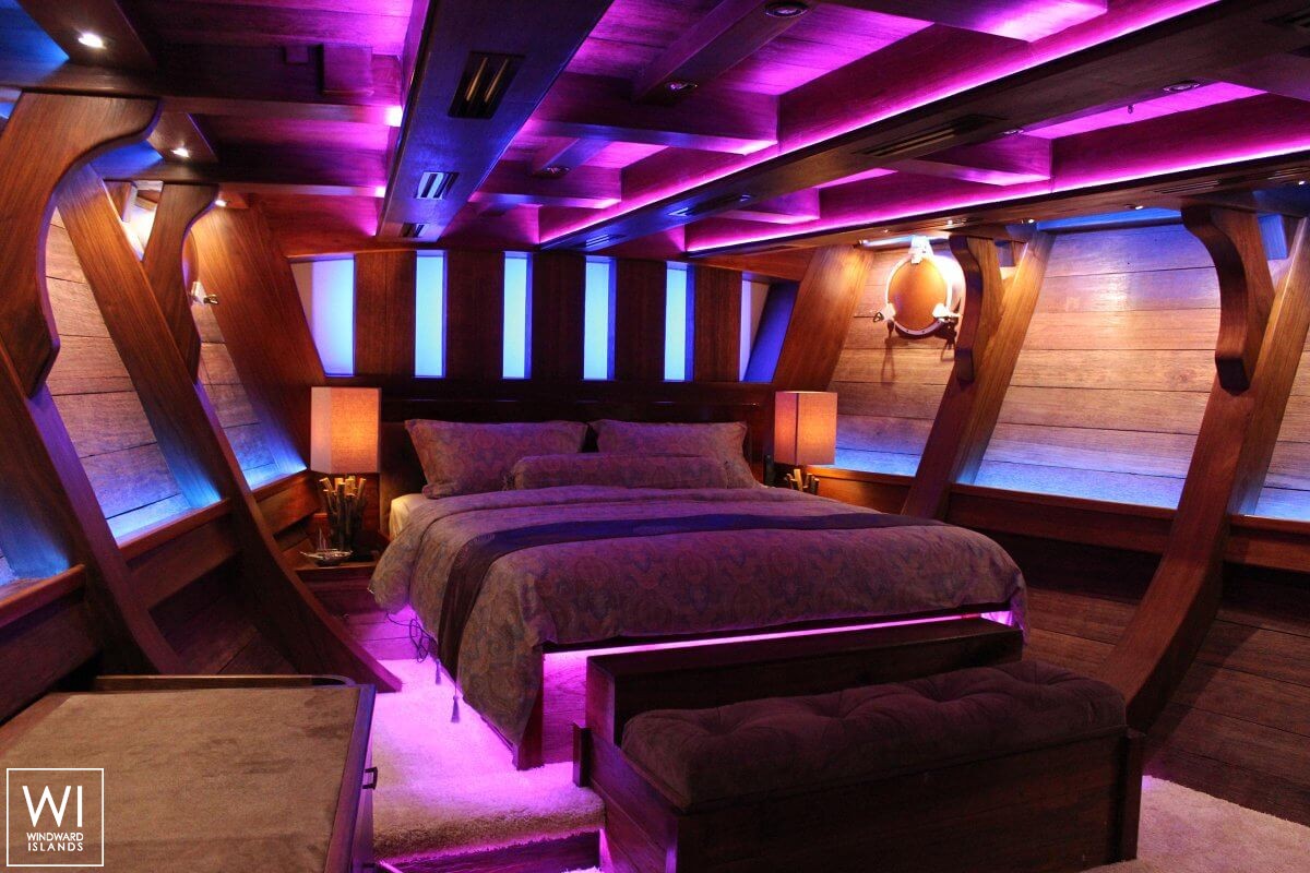 Royal Albatross   Ketch  47M Interior 8