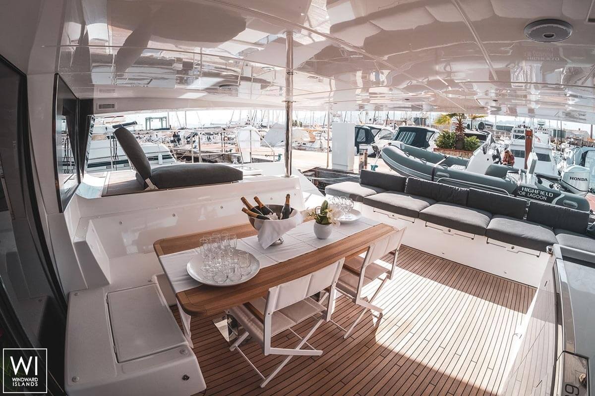 Drago  Lagoon Catamaran Power 630 Interior 9