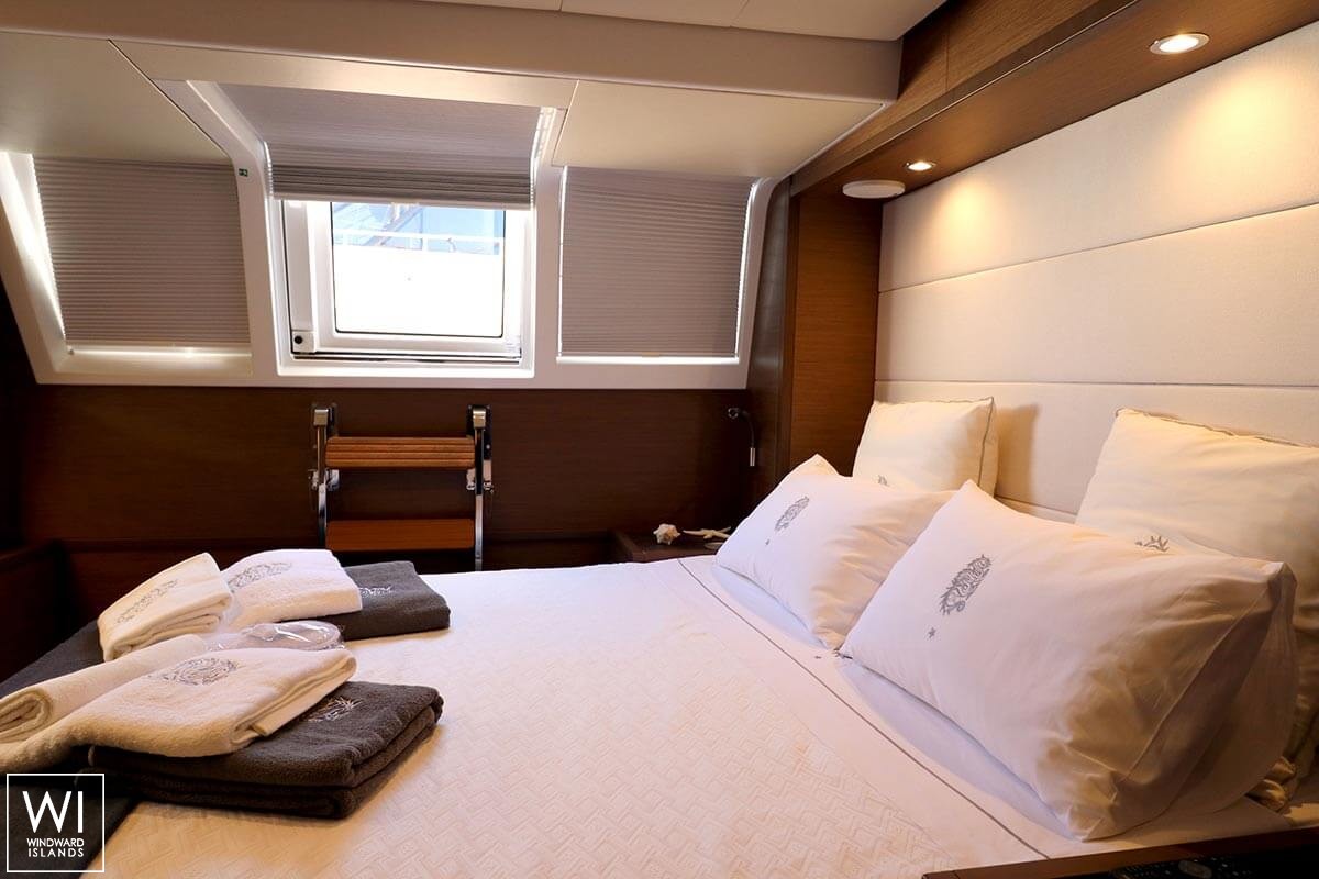 Drago  Lagoon Catamaran Power 630 Interior 8