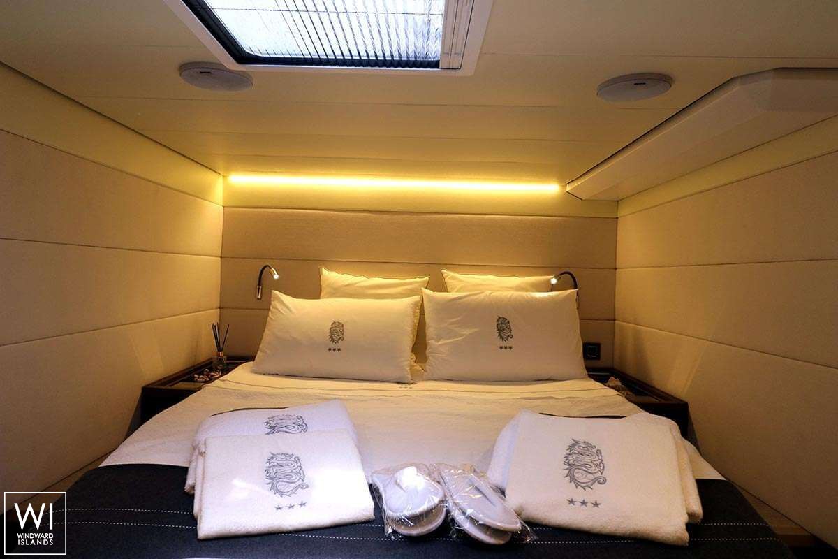 Drago  Lagoon Catamaran Power 630 Interior 1