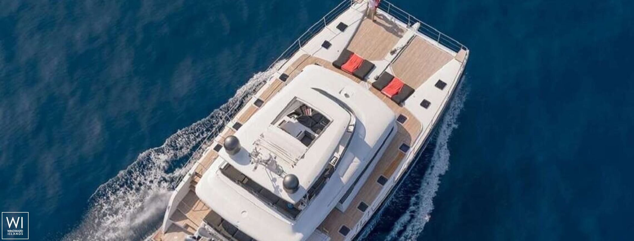 Cute Little Cat  Lagoon Catamaran Power 630 Exterior 3