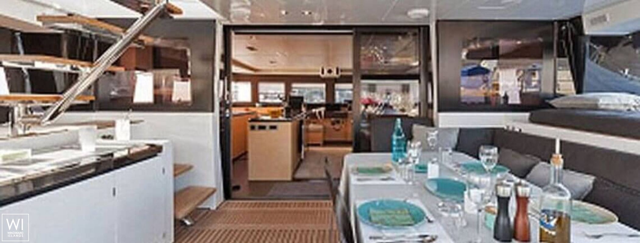 Cute Little Cat  Lagoon Catamaran Power 630 Exterior 7