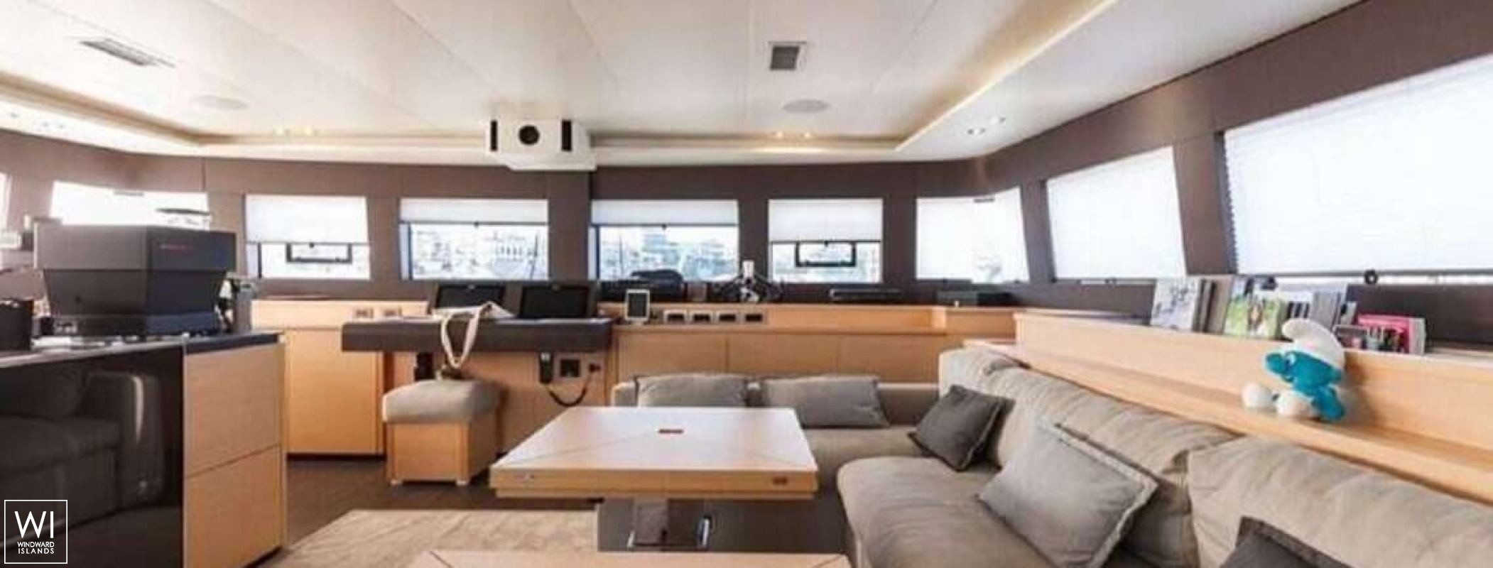 Cute Little Cat  Lagoon Catamaran Power 630 Interior 12