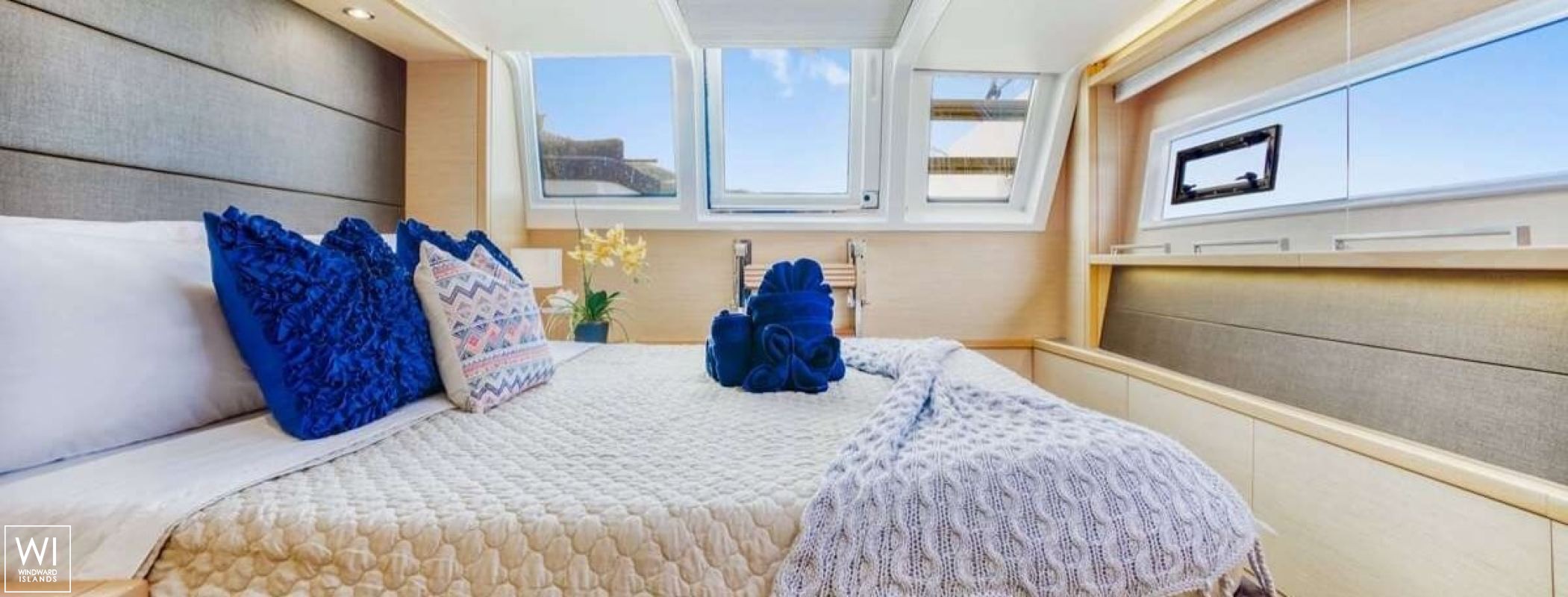 ULTRA  Lagoon Catamaran Power 630 Interior 1