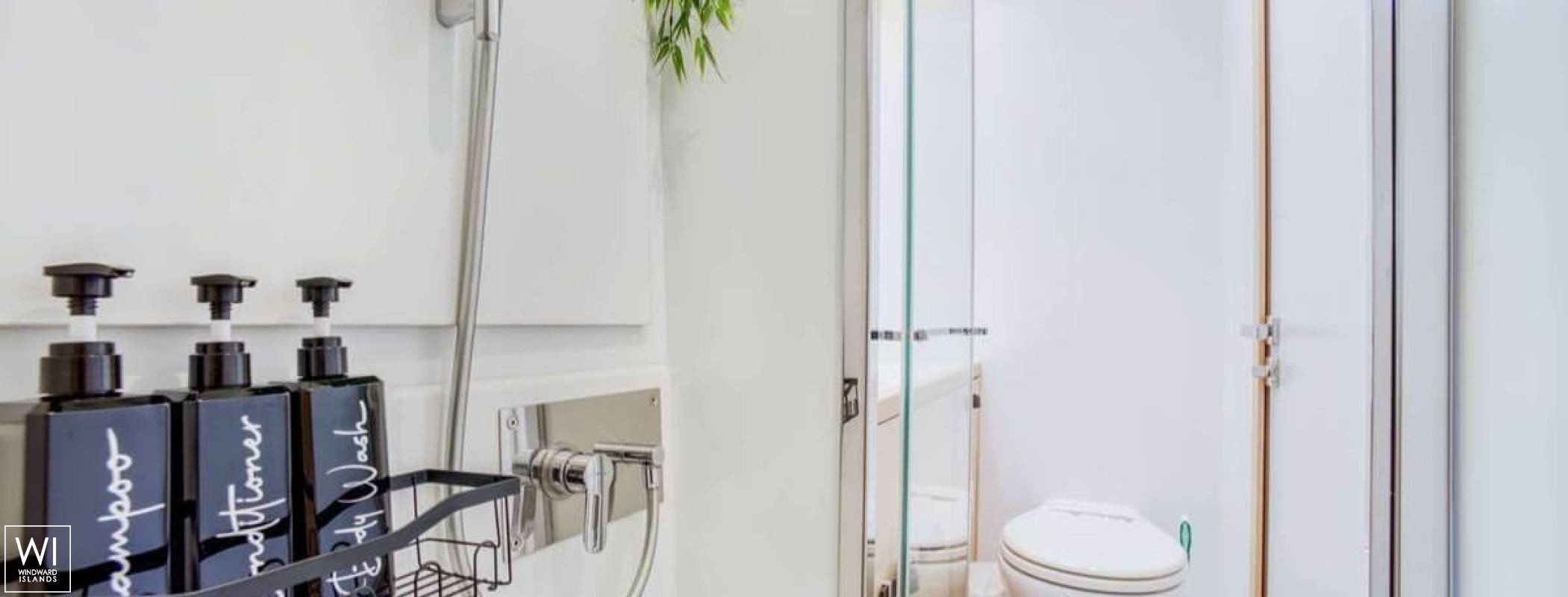 ULTRA  Lagoon Catamaran Power 630 Interior 1