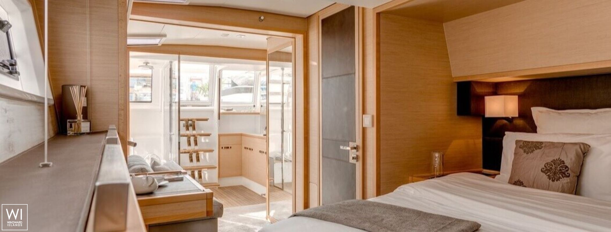 ALLEGRA  Lagoon Catamaran Power 630 Interior 18