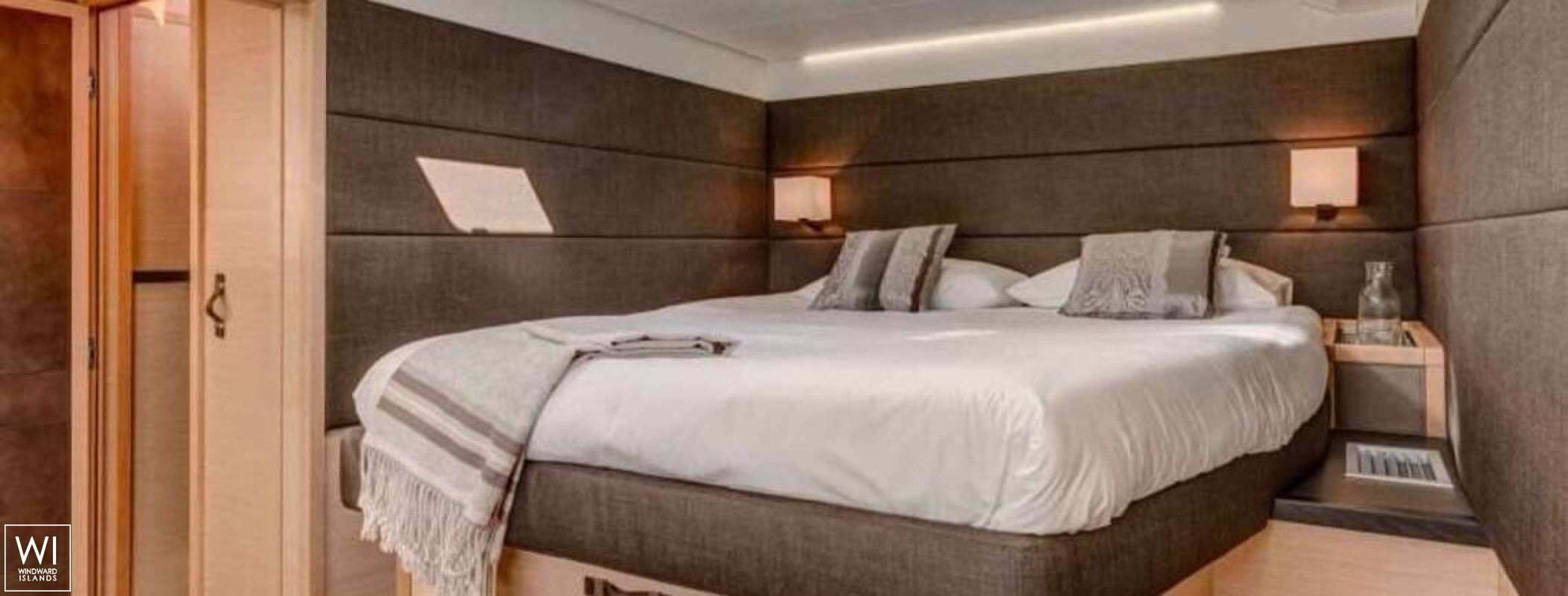 ALLEGRA  Lagoon Catamaran Power 630 Interior 24