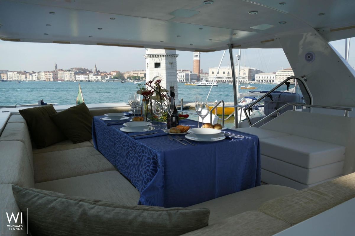 My way   Motoryacht 23M Interior 9