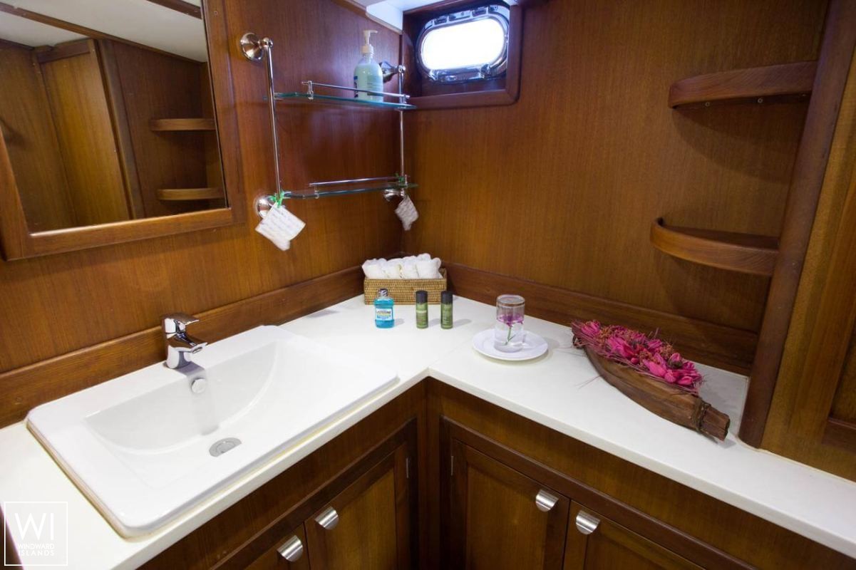 Jubilaeum   Ketch  23M Interior 5