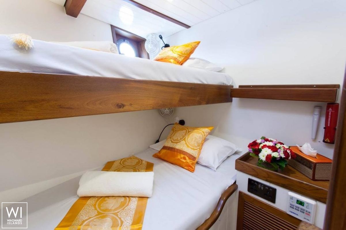 Dallinghoo   Ketch  24M Interior 13