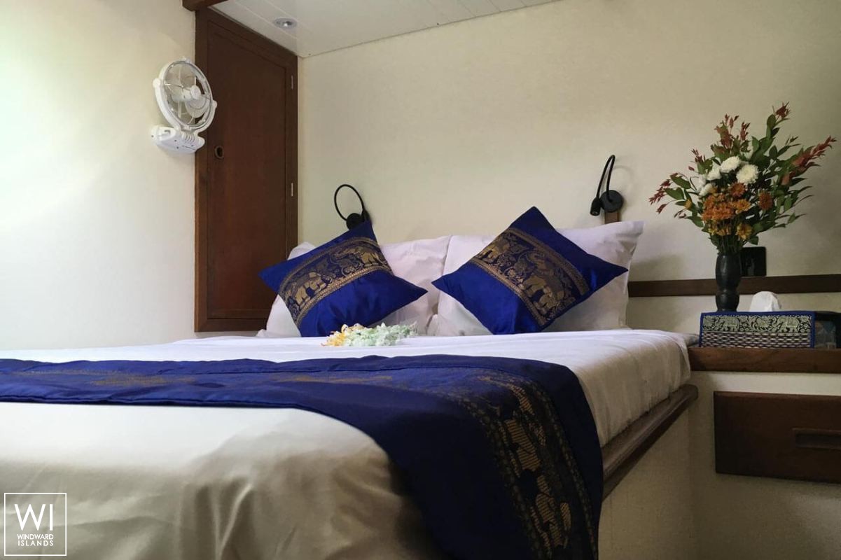 Dallinghoo   Ketch  24M Interior 14