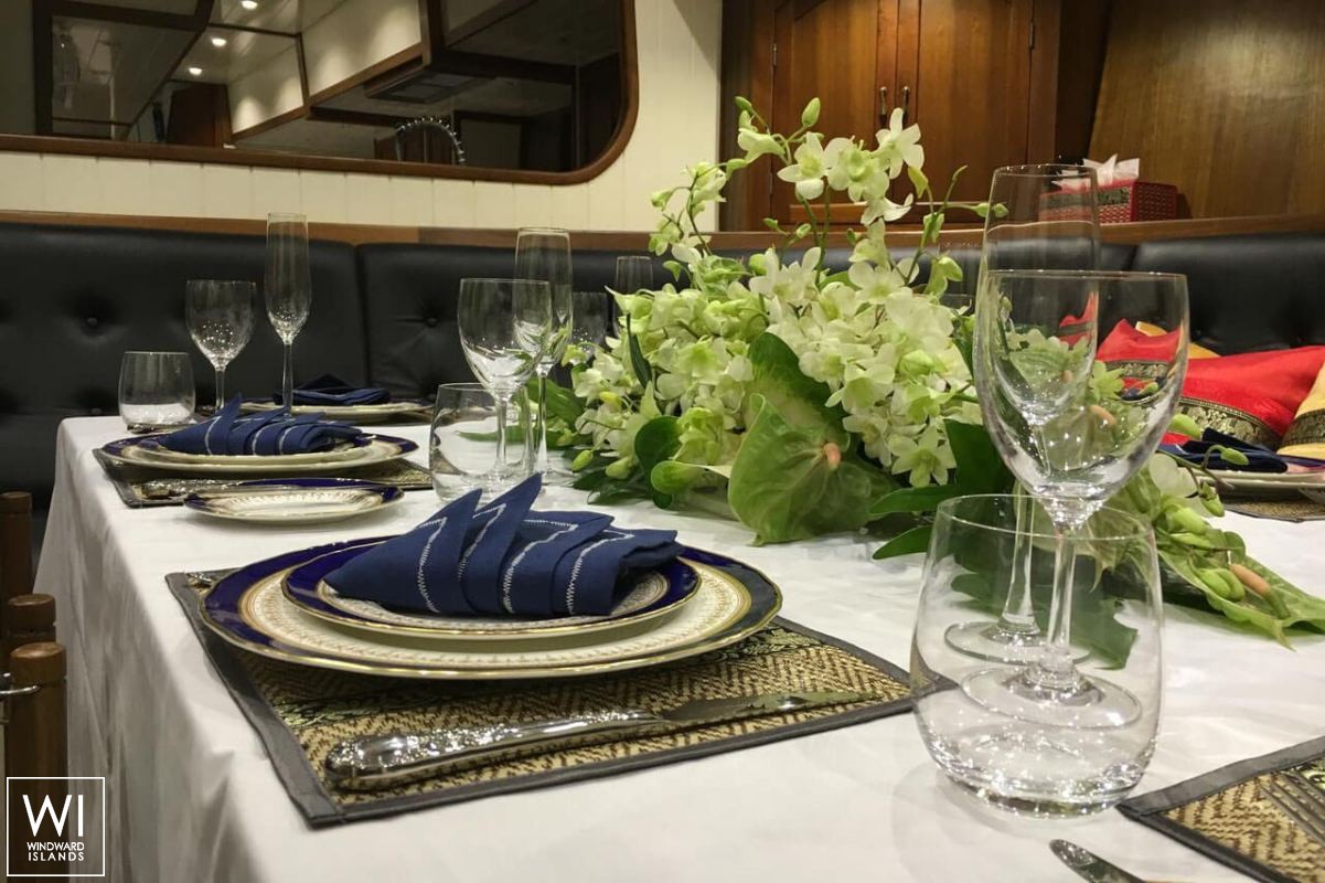 Dallinghoo   Ketch  24M Interior 15