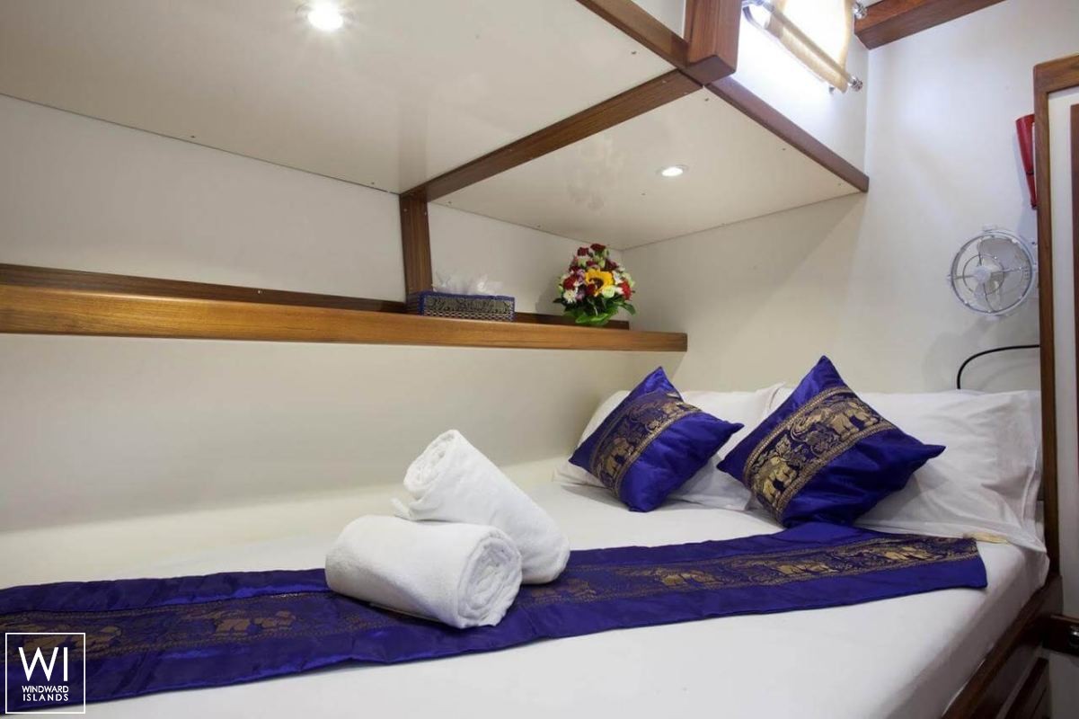 Dallinghoo   Ketch  24M Interior 16