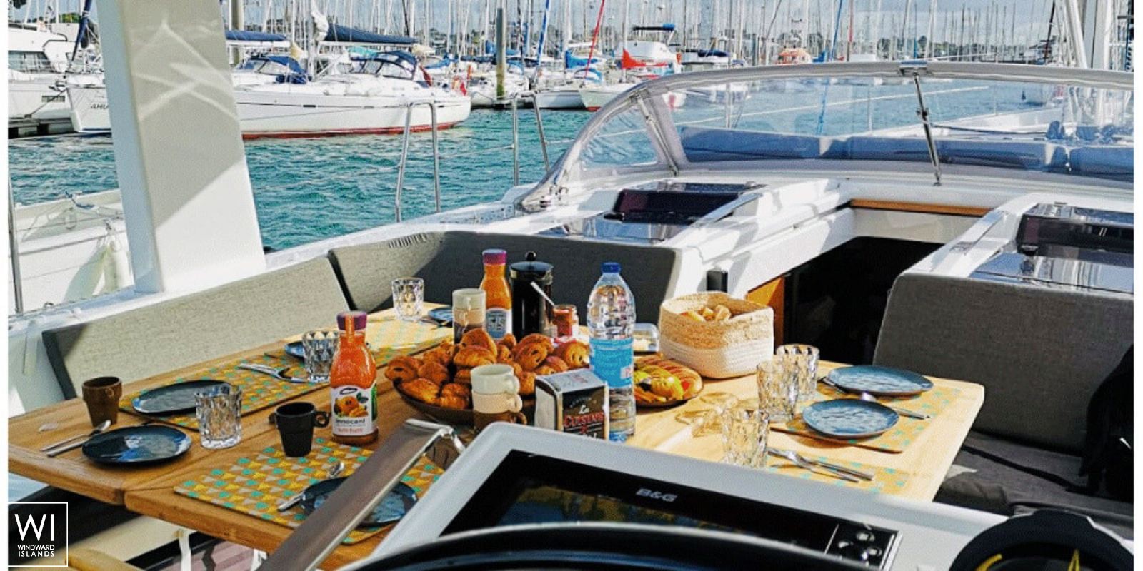 GARDEN GLOBE  Hanse Yachts Hanse 588 Interior 24