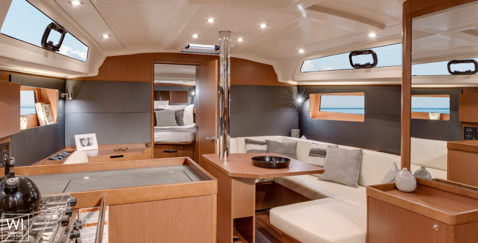 Oceanis  41.1 Beneteau Interior 1