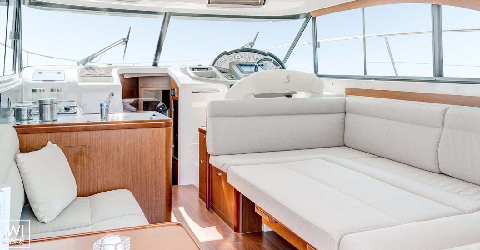 Antares 42 Beneteau Interior 1
