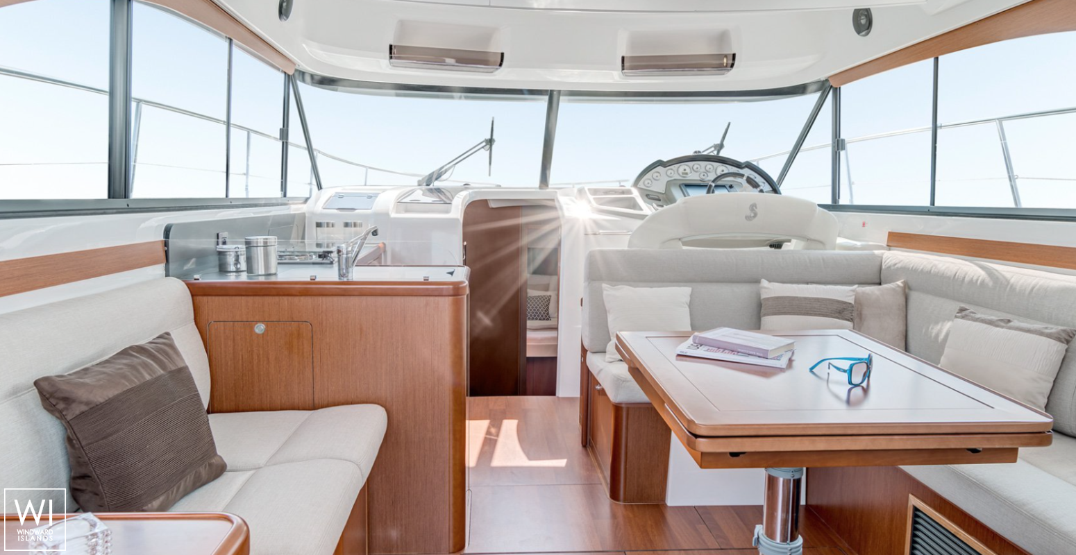 Antares 42 Beneteau Interior 2