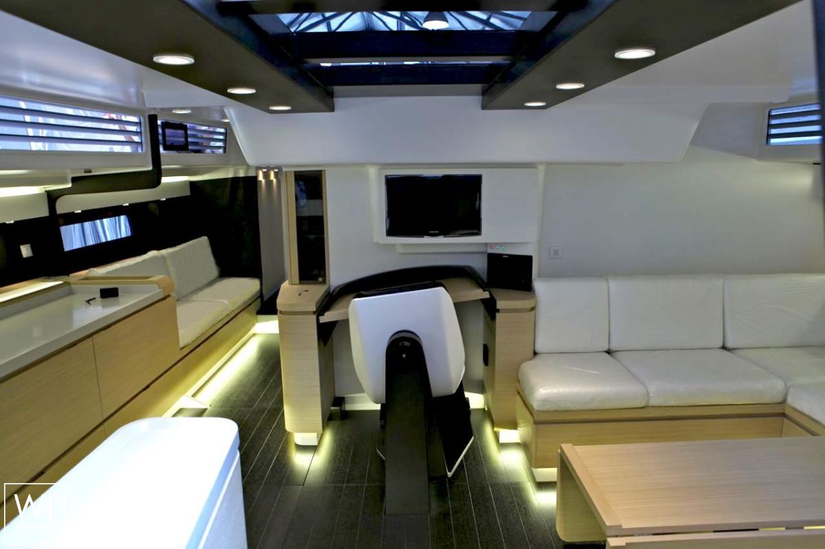 Shamlor   Sloop 67 Interior 1