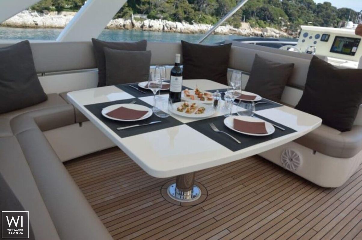 JPS  Ferretti Yacht 800 Interior 12