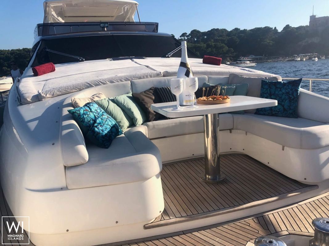 JPS  Ferretti Yacht 800 Interior 5