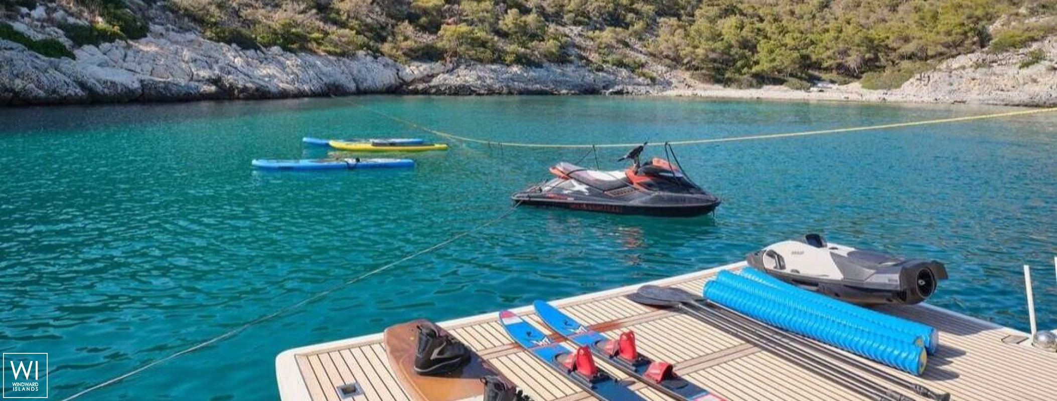 ESTIA YI  Ferretti Yacht 880 Exterior 9