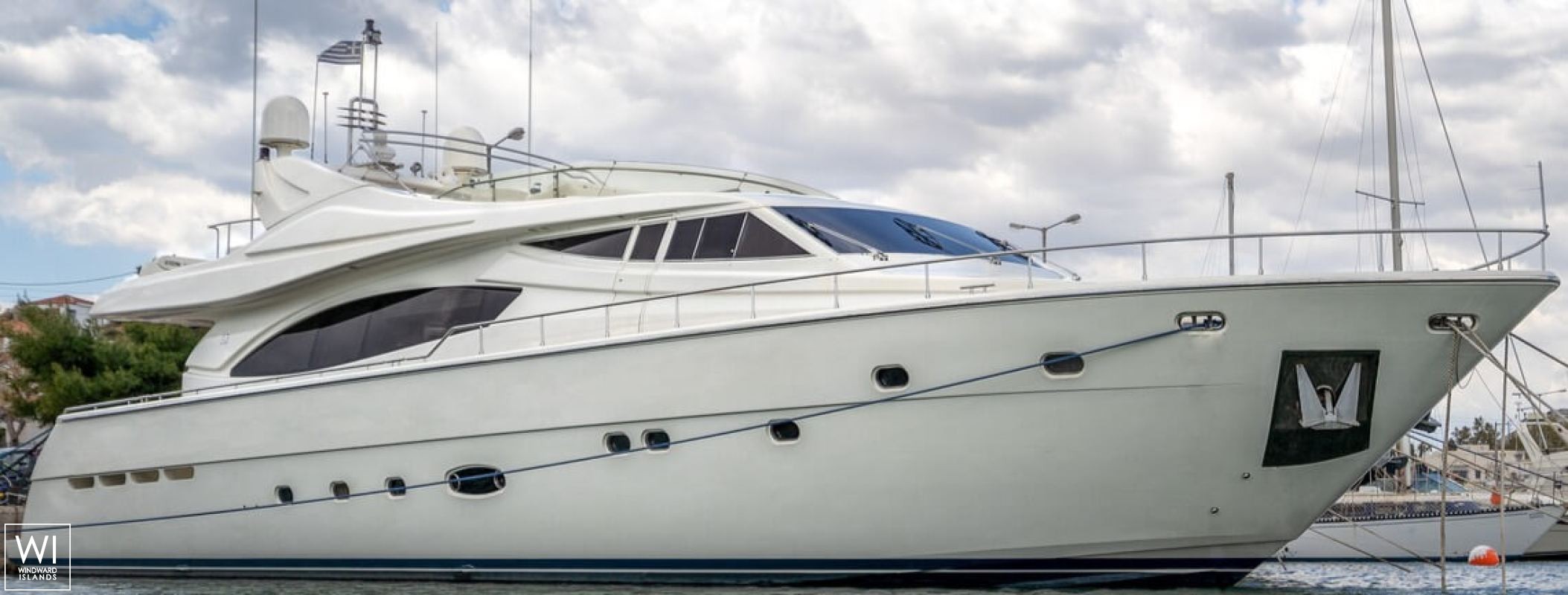 ESTIA YI  Ferretti Yacht 880 Exterior 13