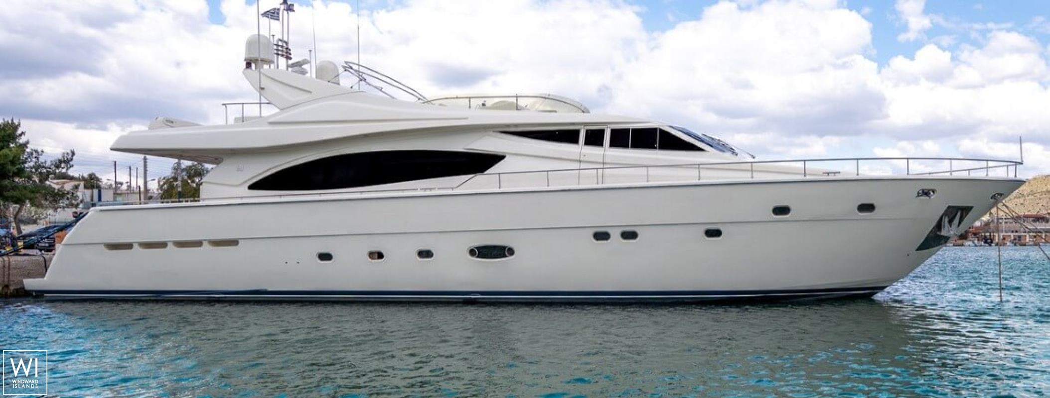 ESTIA YI  Ferretti Yacht 880 Exterior 14
