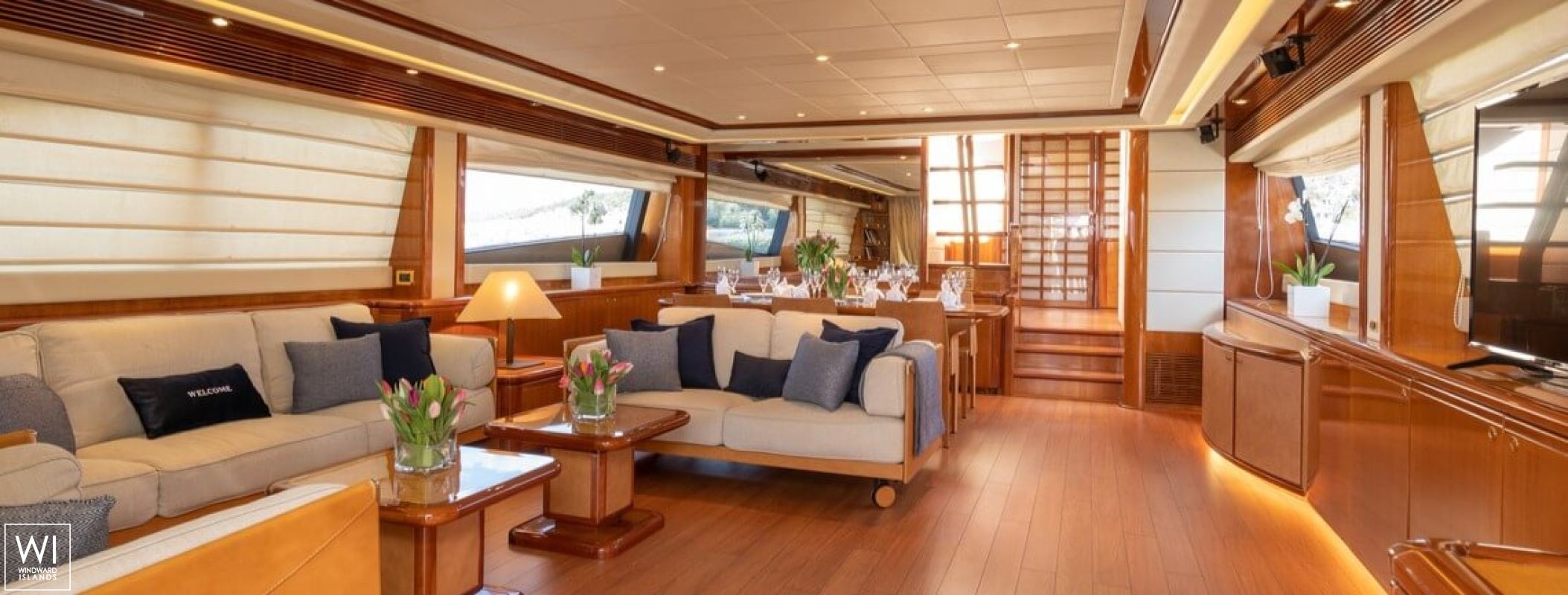 ESTIA YI  Ferretti Yacht 880 Interior 21
