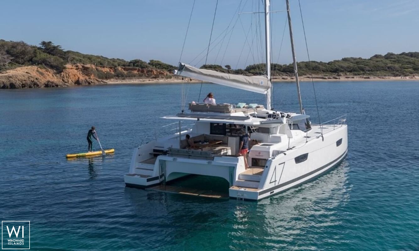 Saona 47 Fountaine Pajot Exterior 6