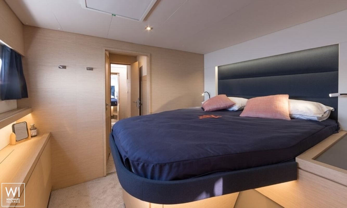 Saona 47 Fountaine Pajot Interior 2