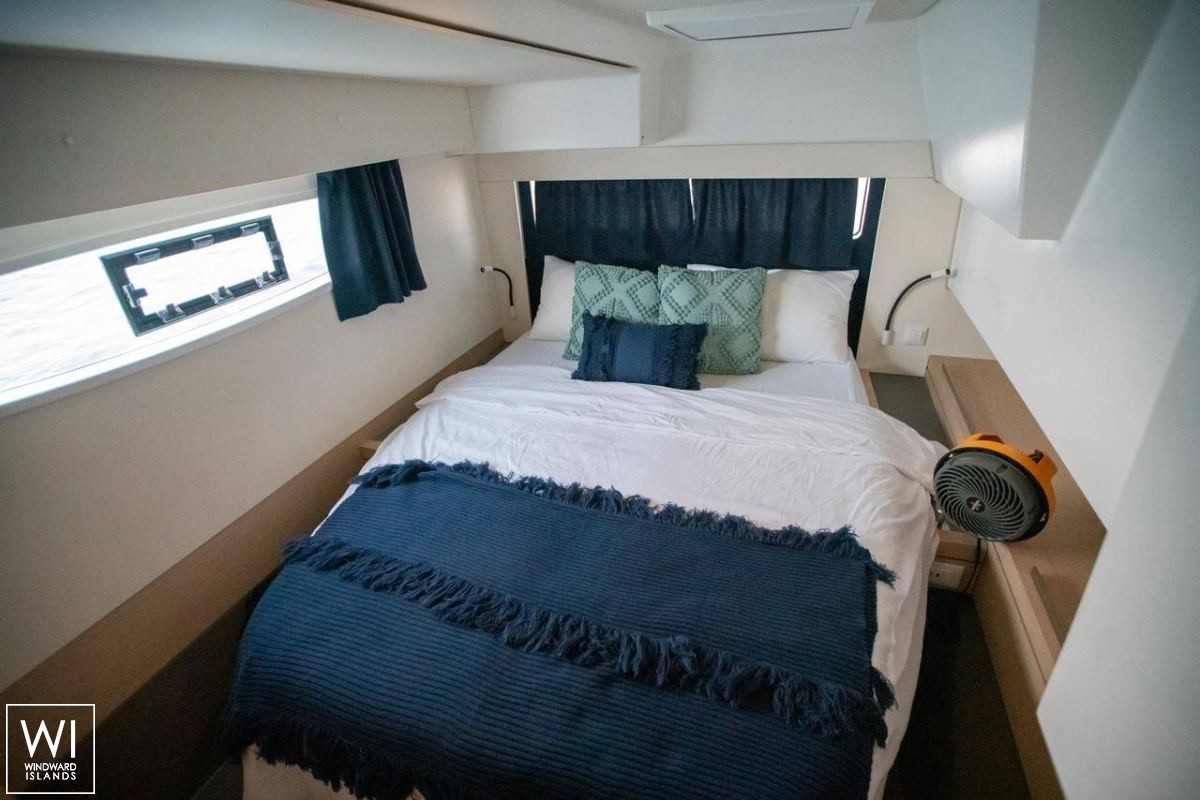 Dakota  Fountaine Pajot Saona 47 Interior 11