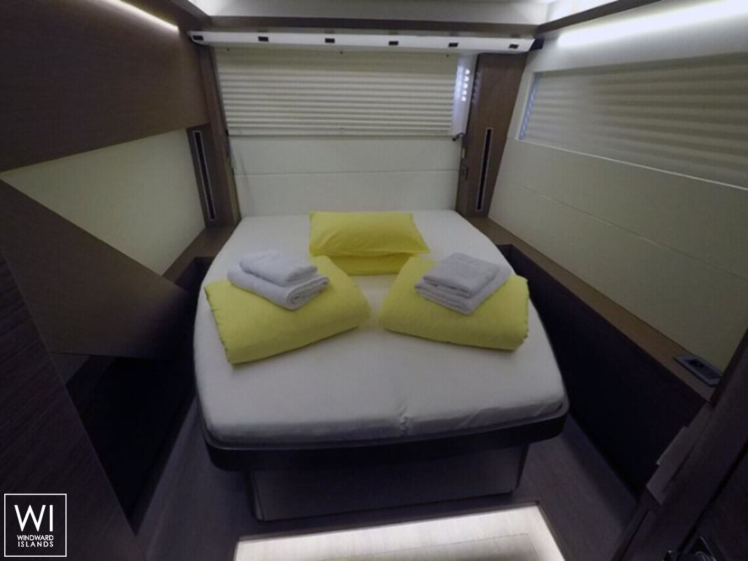 Zuzo 1st  Lagoon Catamaran Lagoon 50 Interior 1