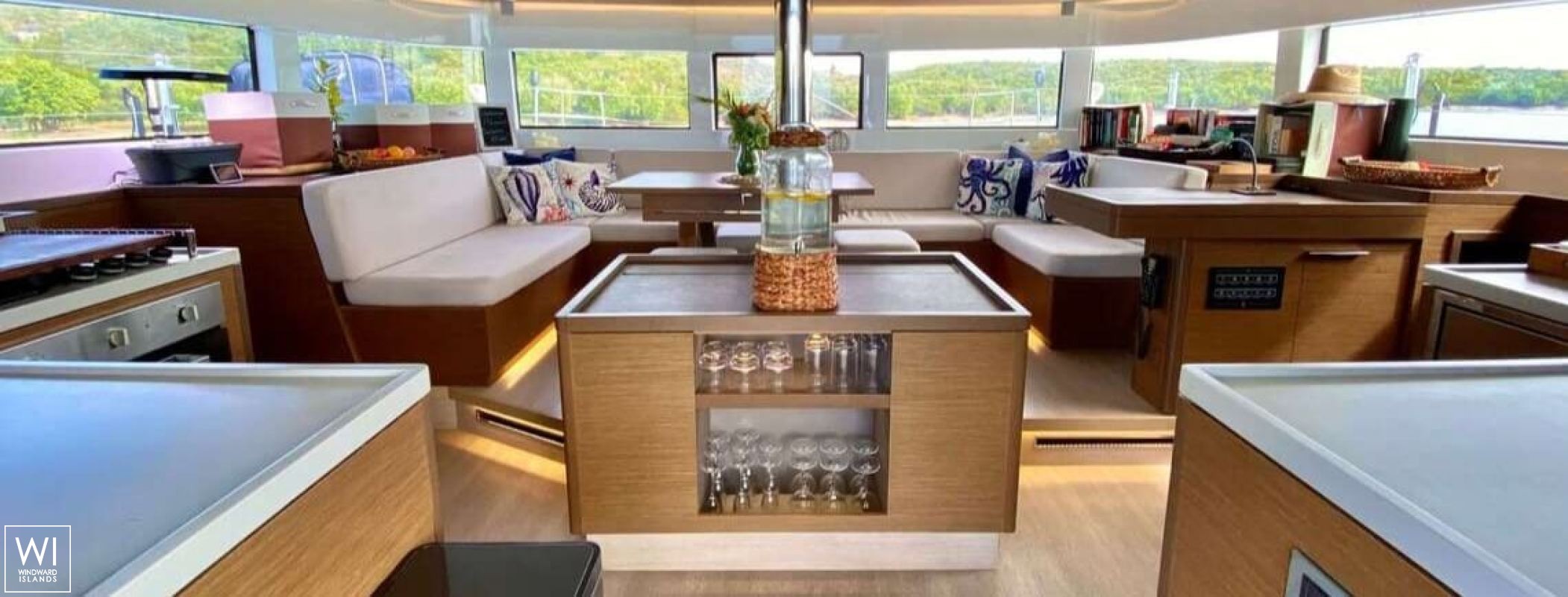 Delana Mae  Lagoon Catamaran Lagoon 50 Interior 2