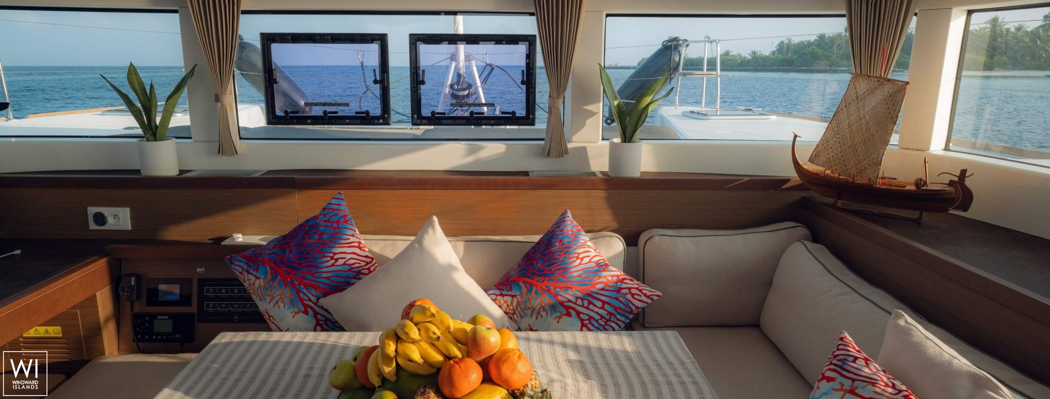 Solrise  Lagoon Catamaran Lagoon 40 Interior 16