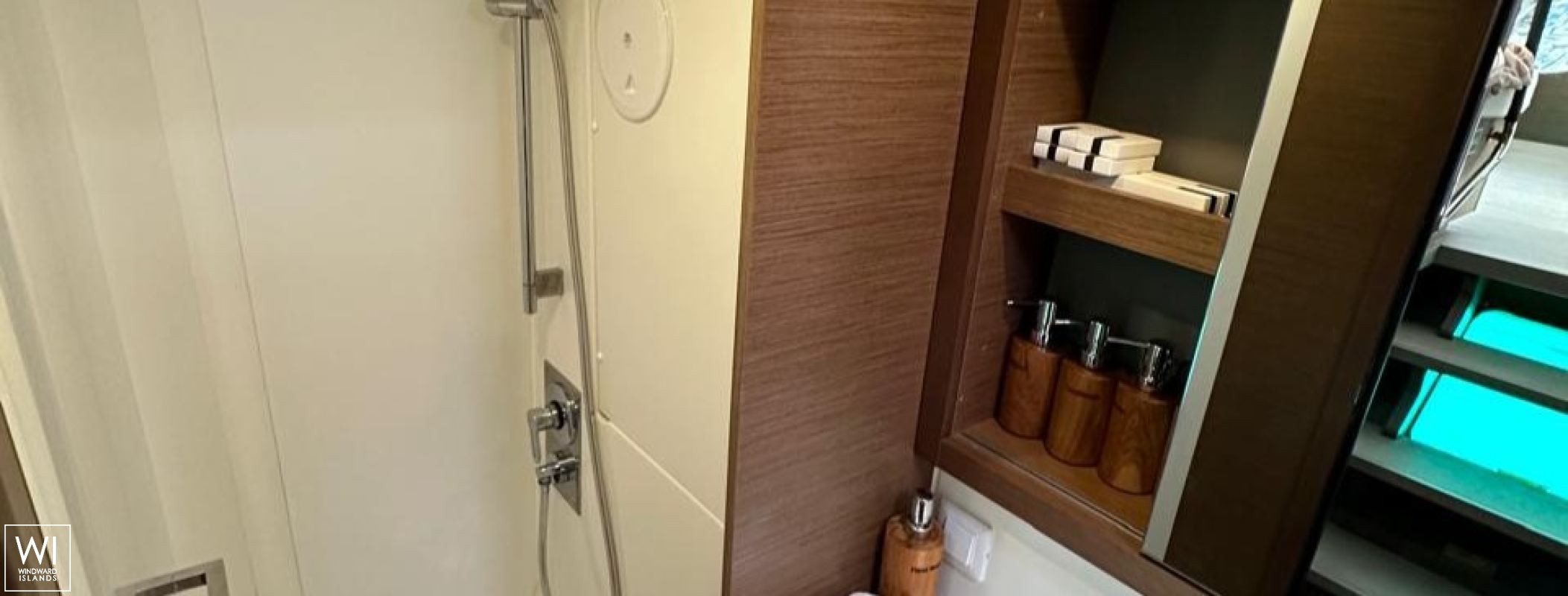 Solrise  Lagoon Catamaran Lagoon 40 Interior 13