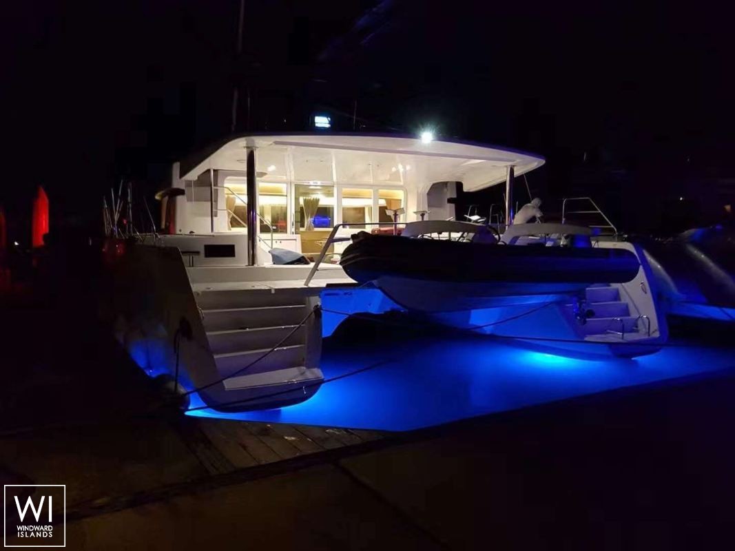 BLUE MOON  Lagoon Catamaran Lagoon 52 Exterior 3