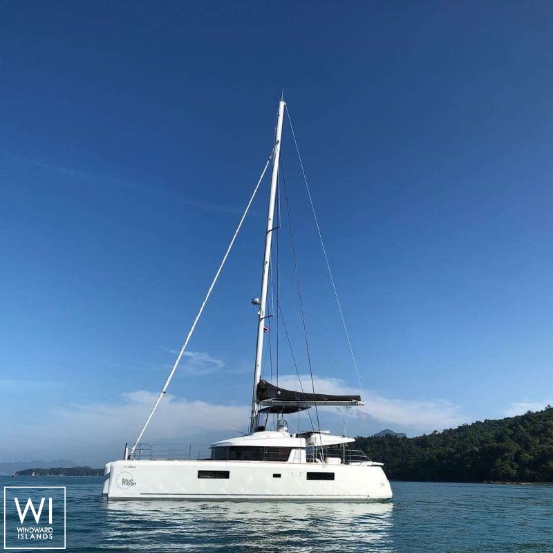 BLUE MOON  Lagoon Catamaran Lagoon 52 Exterior 1