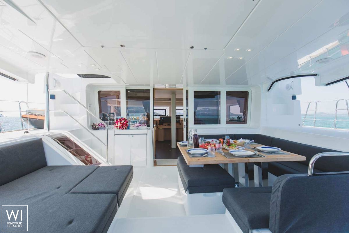 BLUE MOON  Lagoon Catamaran Lagoon 52 Interior 10