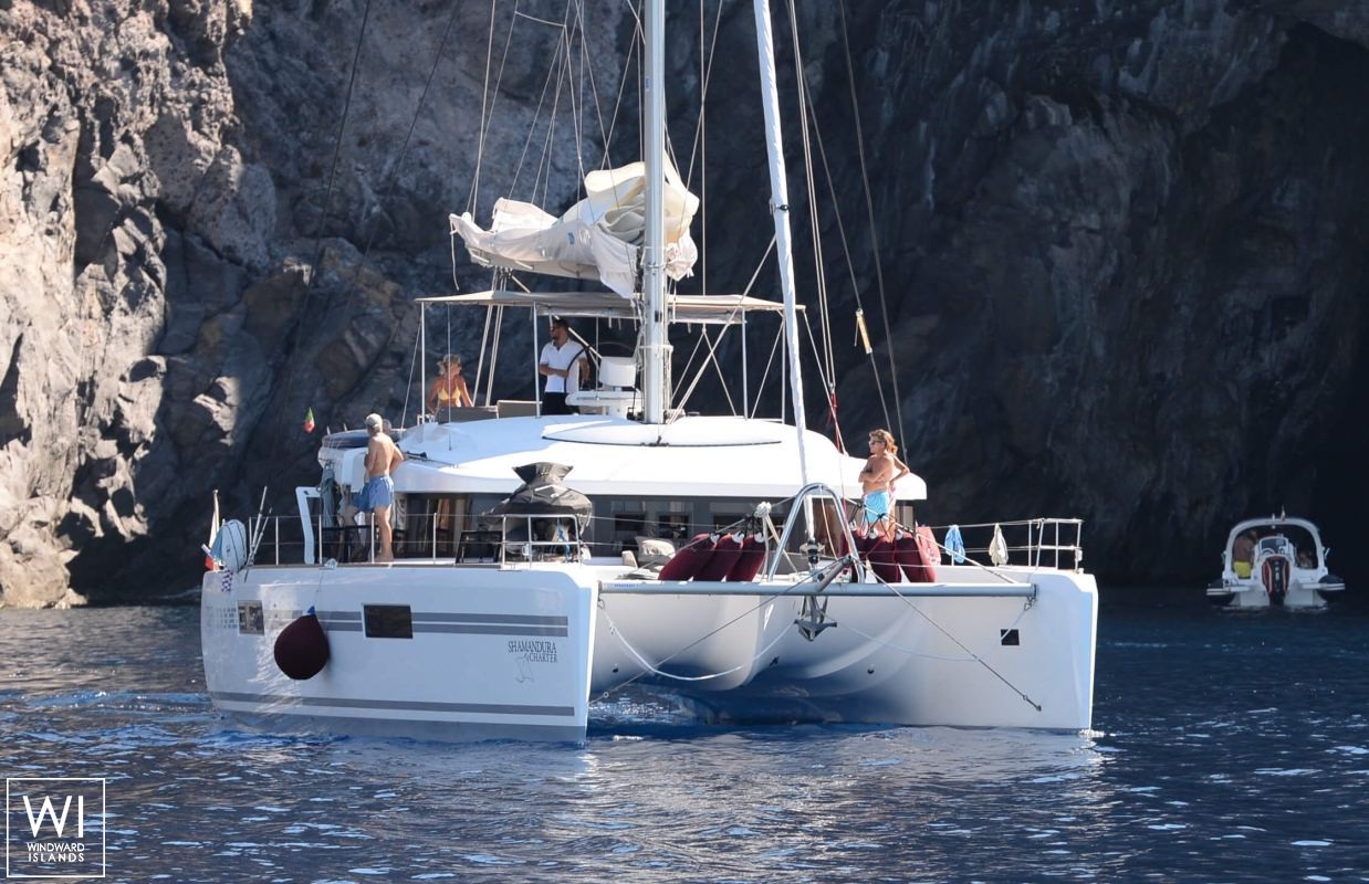 Summertime  Lagoon Catamaran Lagoon 52 Exterior 3