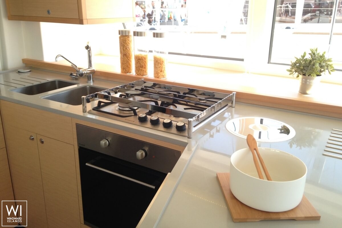 Summertime  Lagoon Catamaran Lagoon 52 Interior 1