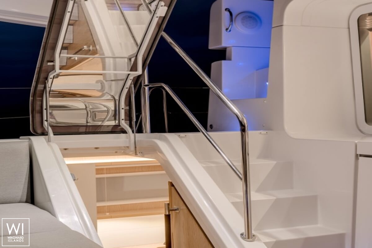 Summertime  Lagoon Catamaran Lagoon 52 Interior 1