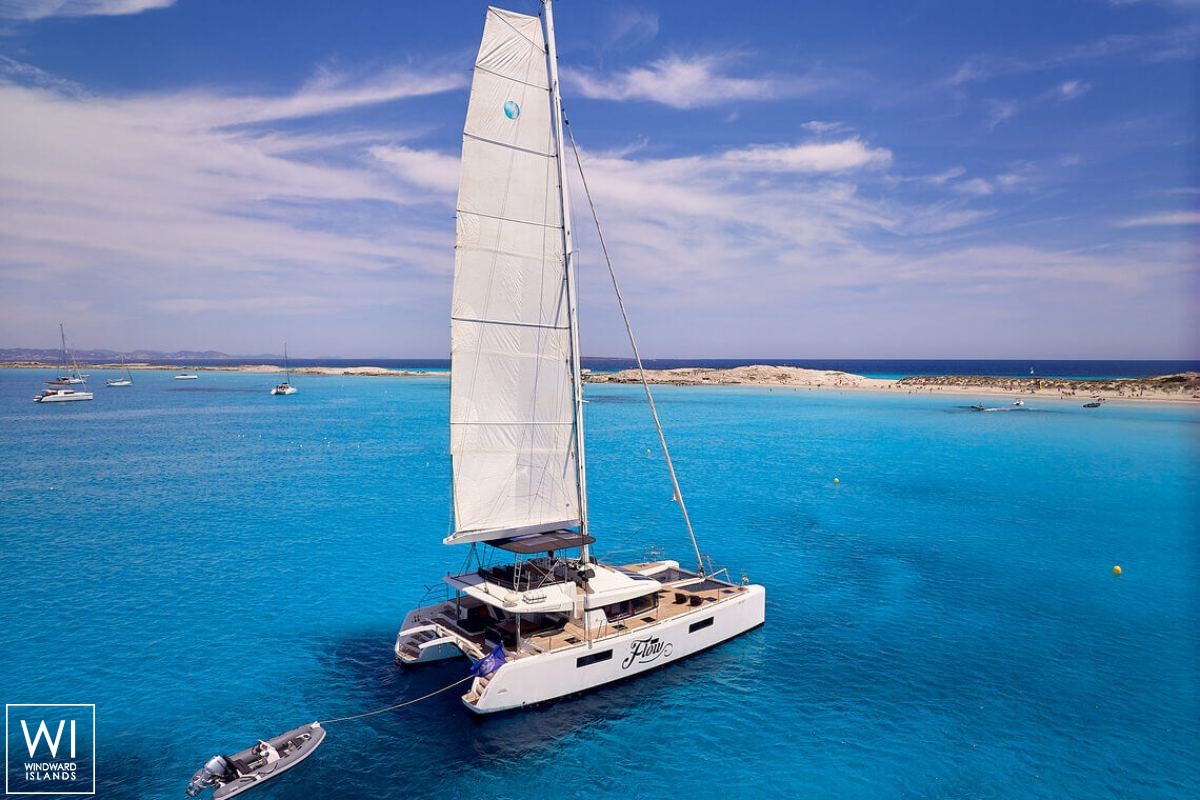 FLOW  Lagoon Catamaran Lagoon 52 Exterior 3