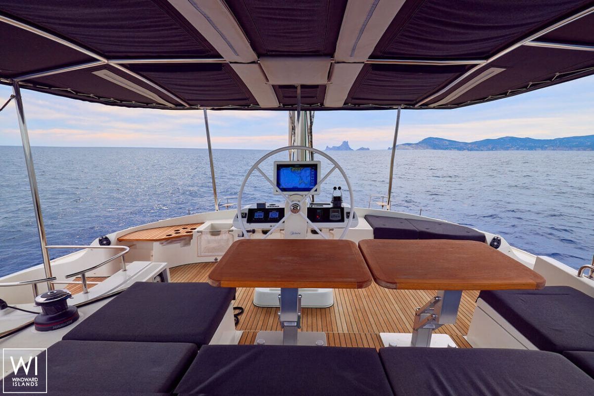FLOW  Lagoon Catamaran Lagoon 52 Exterior 5